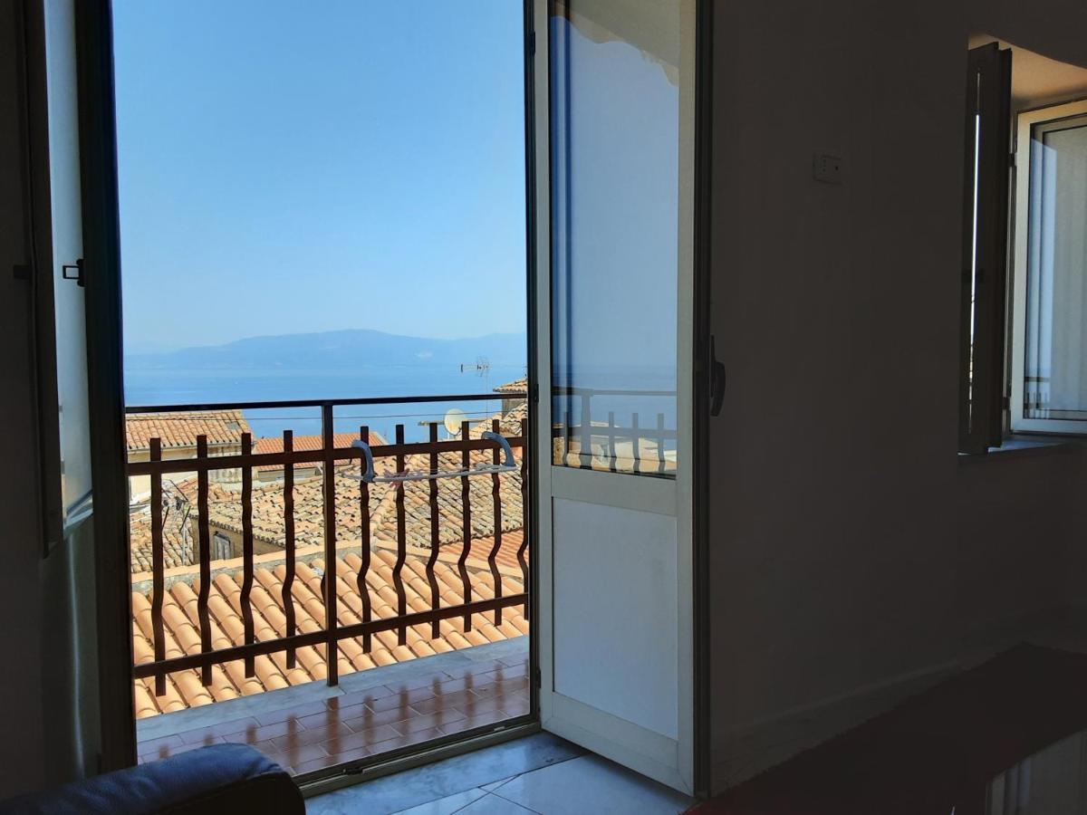 "Lo Studiolo" Apartment Пиццо Экстерьер фото