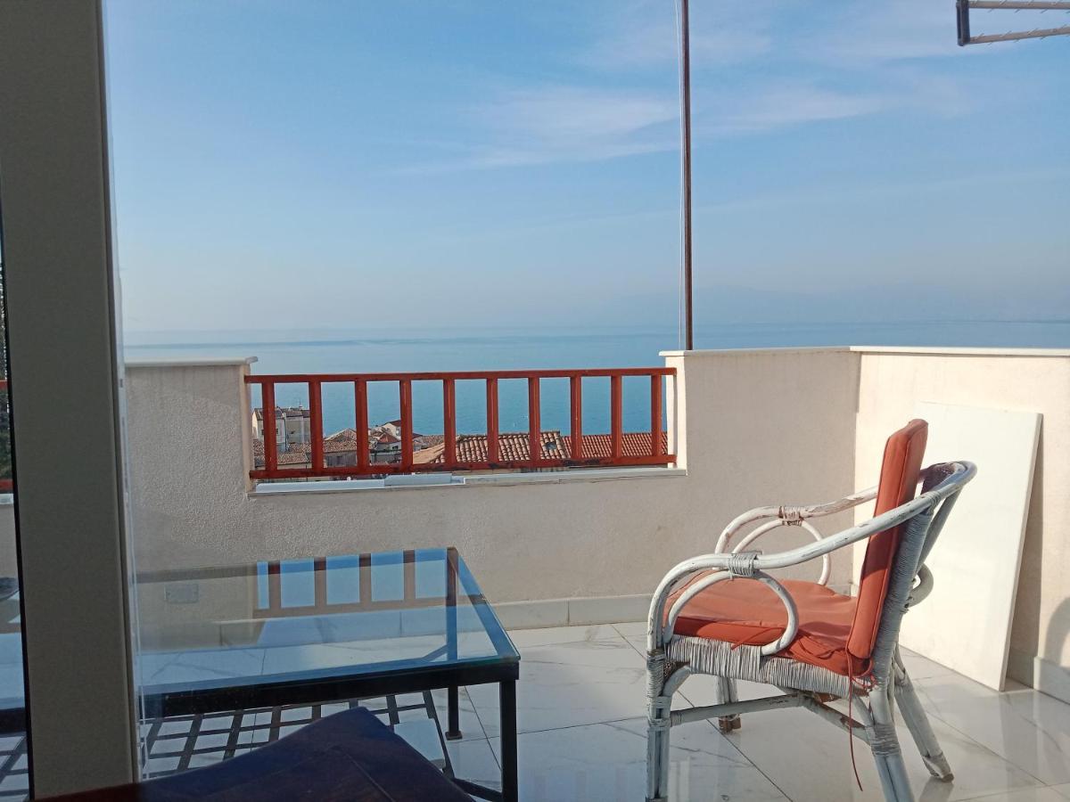"Lo Studiolo" Apartment Пиццо Экстерьер фото