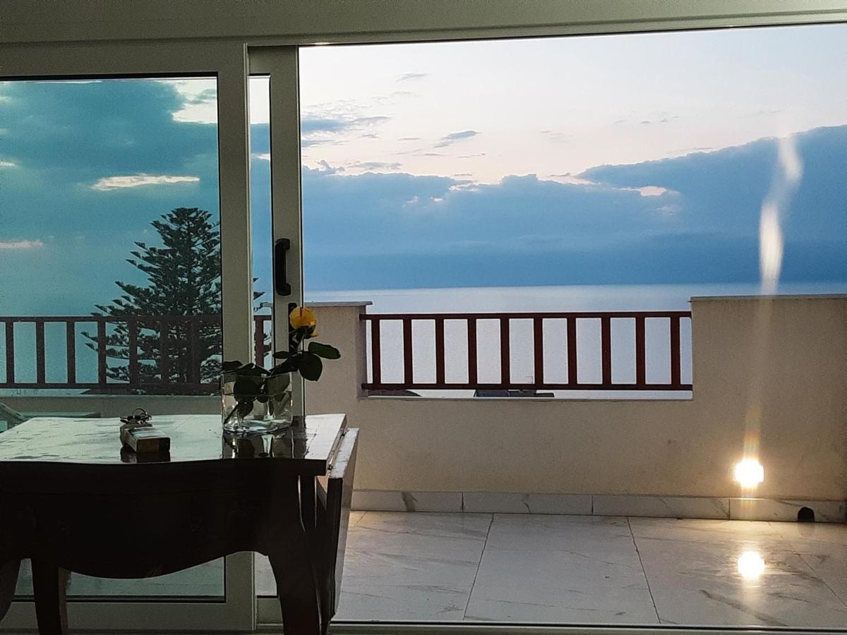 "Lo Studiolo" Apartment Пиццо Экстерьер фото